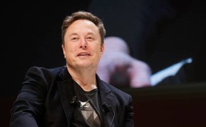 馬斯克臨時(shí)起意提新名，特斯拉法務(wù)連夜行動(dòng)，商標(biāo)搶注教訓(xùn)太深刻