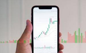 馬斯克團(tuán)隊(duì)“摸底”中國(guó)光伏企業(yè)未掀波瀾 光伏板塊2月5日開盤遇挫