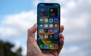 iPhone17e延續劉海屏設計：靈動島缺席，核心升級或成實用黨新寵