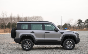 硬派越野新選擇：BJ40燃油，兼顧城市舒適與山野自由的溫柔“野”法