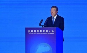 梁華：華為以技術創新驅動發展 構建AI與鴻蒙生態共贏智能化未來