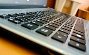 宏碁CEO陳俊圣：內存缺貨至2026年中，AI PC滲透率將大幅提升