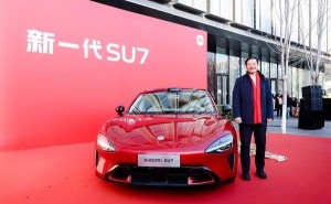 雷軍揭曉小米新一代SU7赤霞紅新色 智能升級伴9色可選迎新春