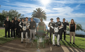 賈躍亭“搶跑”馬斯克！FF首批6臺EAI機器人交付 開啟量產新征程