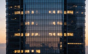 伯克希爾新掌門首封股東信：致敬巴菲特，延續傳統不激進變革