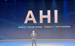 榮耀CEO李健MWC演講：AHI理念引領(lǐng)，Robot Phone開啟“很酷”AI新未來