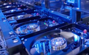 西部數據CEO：不增產能靠技術擴容，AI與監控成存儲需求“雙引擎”