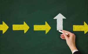 英特爾高層再調整：董事長弗蘭克·耶里退休，克雷格·巴雷特接棒