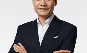 雷軍暢想AI時(shí)代工作新模式 樊蕓提議用機(jī)器人應(yīng)對(duì)高樓火災(zāi)難題