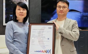 AWE 2026現(xiàn)場：SGS為石頭科技多款掃拖機(jī)器人頒發(fā)頭發(fā)清除防纏繞性能認(rèn)證