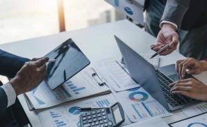 樂山富豪張華入主尚緯股份：甩“包袱”致業(yè)績首虧 新布局待檢驗(yàn)