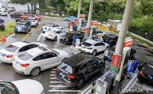 油價上漲別慌張，油車電車都受影響，平穩(wěn)應對才是真章