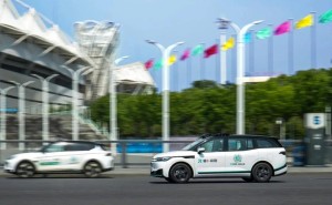 中美Robotaxi“停車(chē)”事件引關(guān)注：是故障還是安全策略的探索？