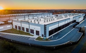 亞馬遜AWS加速擴張：2027年底電力容量翻倍，自研芯片業(yè)務前景可期