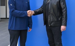 英特爾擬數(shù)周內(nèi)對內(nèi)公布與馬斯克Terafab項(xiàng)目合作詳情 精選專家參與