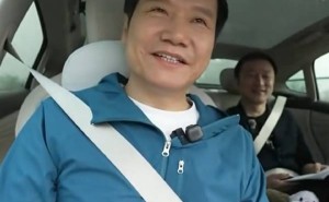 雷軍15小時直播小米SU7長途續航實測 回應質疑：站出來讓大眾更了解小米