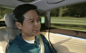 雷軍15小時直播親測小米SU7續航1313公里，回應爭議：賣車難在信任，暫無10萬內車型計劃