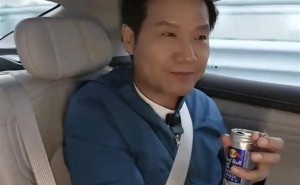 雷軍直播15小時靠紅牛提神喊代言 紅牛回應聯動出圈雙贏