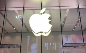 庫克卸任特努斯接棒，4萬億美元蘋果帝國能否借AI續寫輝煌？