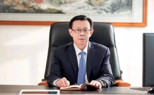 75歲煙臺首富王偉修：萬億光模塊巨頭背后，財富躍升與隱憂并存