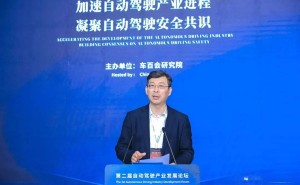 自動駕駛“冰火兩重天”：L2++“上車”激戰，L4商業化難題待解引爭議